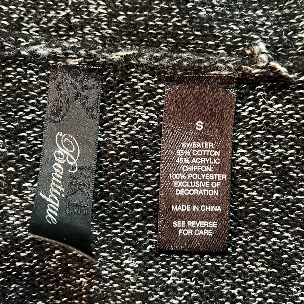 Boutique Sweater - Picture 4 of 5